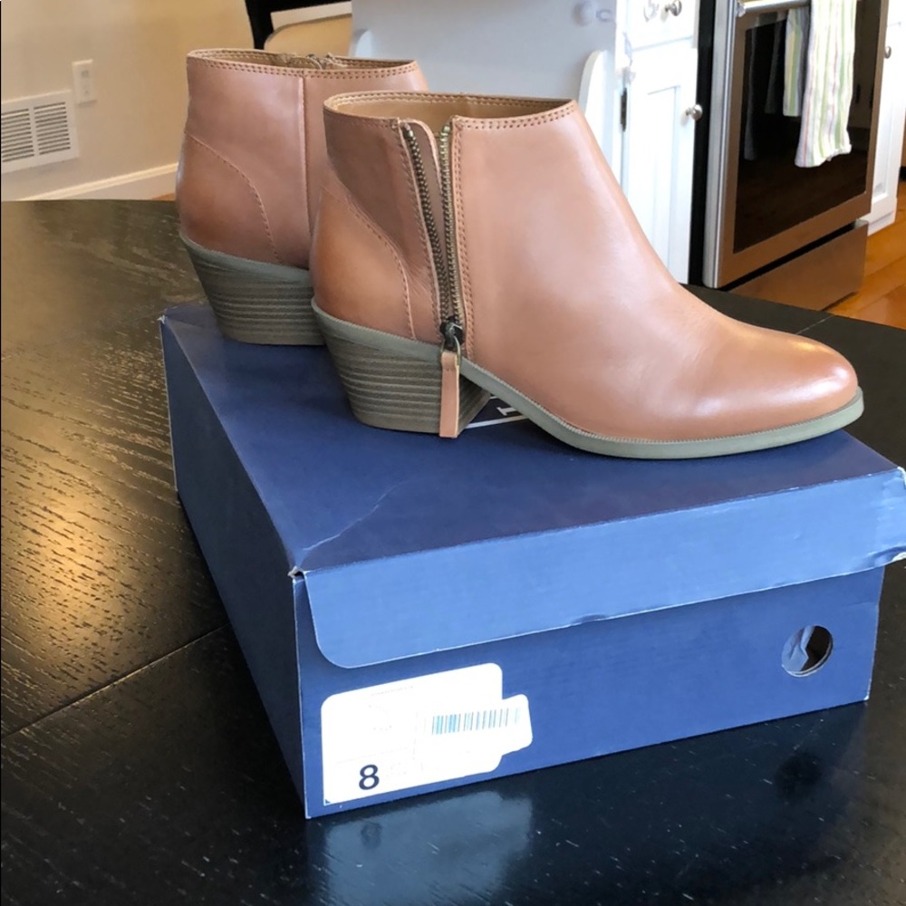 GAP short zip booties